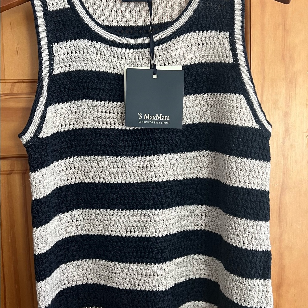NWT, Max Mara knit vest size Lrg